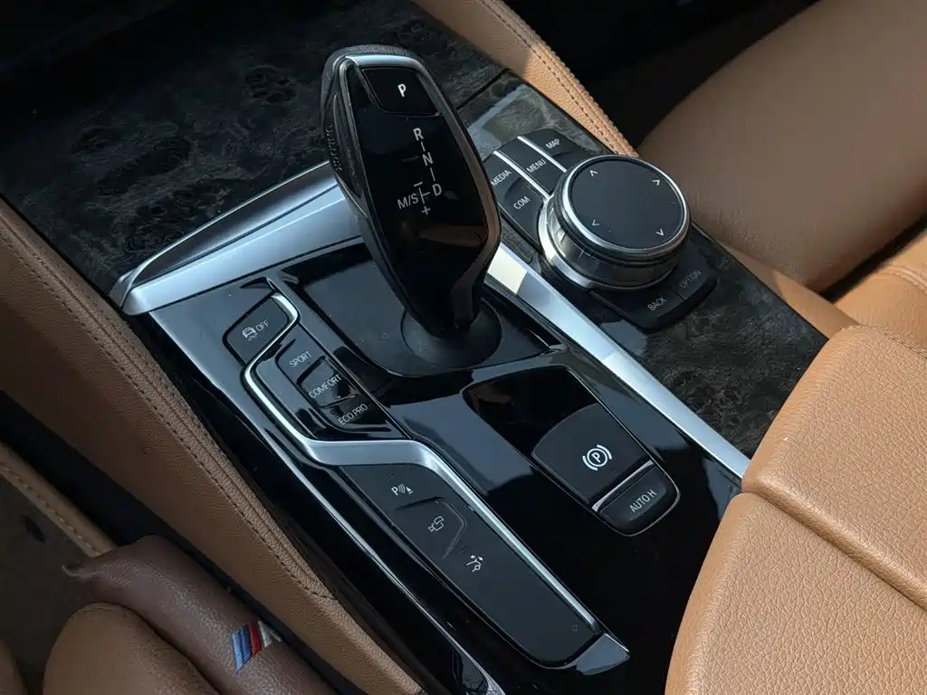 BMW 6 Series GT 2020 — фото 14