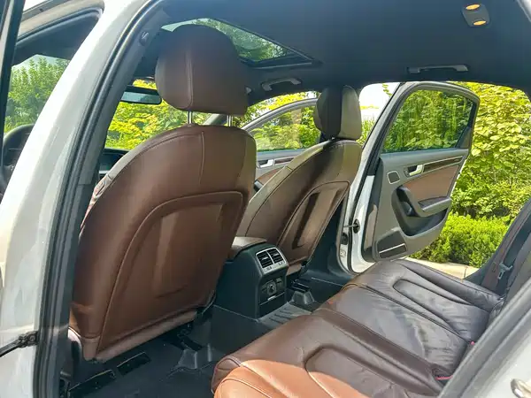 Audi A4L 2015