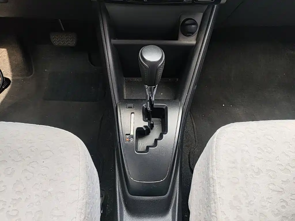 Toyota Yaris L 2019 — фото 14