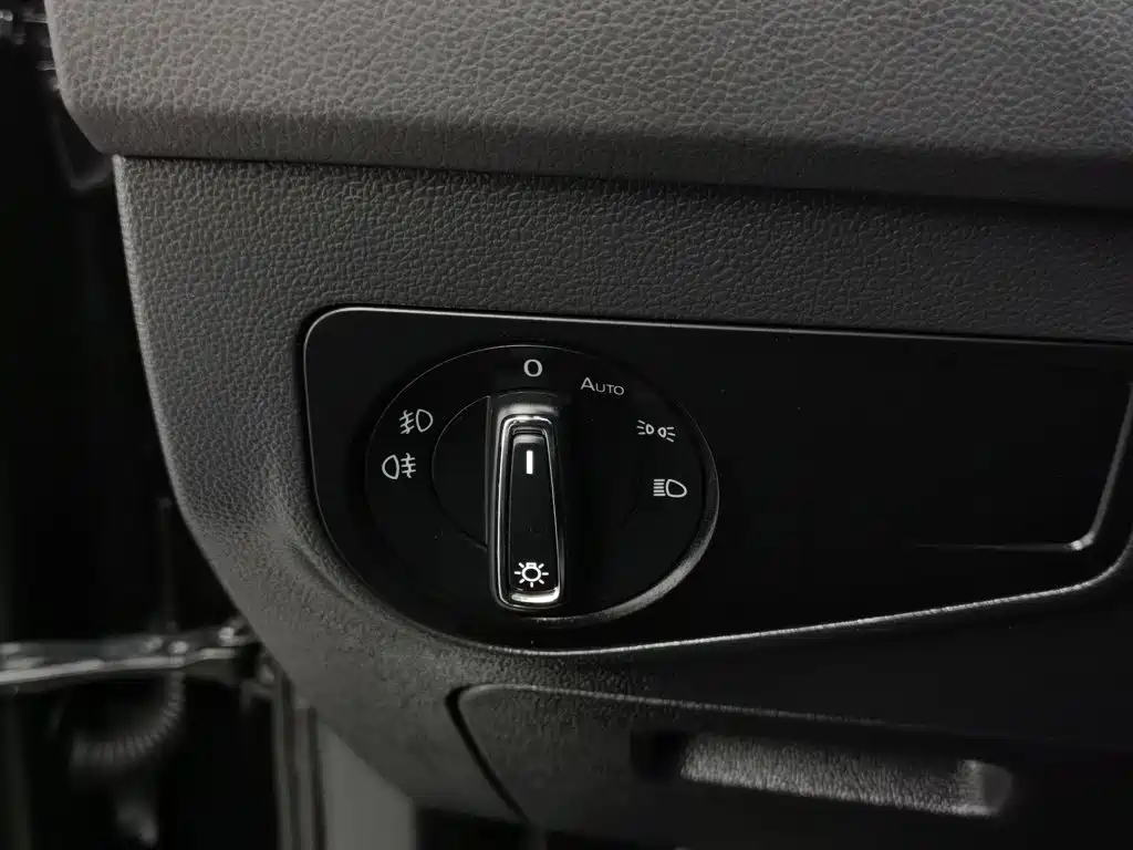 Volkswagen Tiguan L 2020 — фото 21