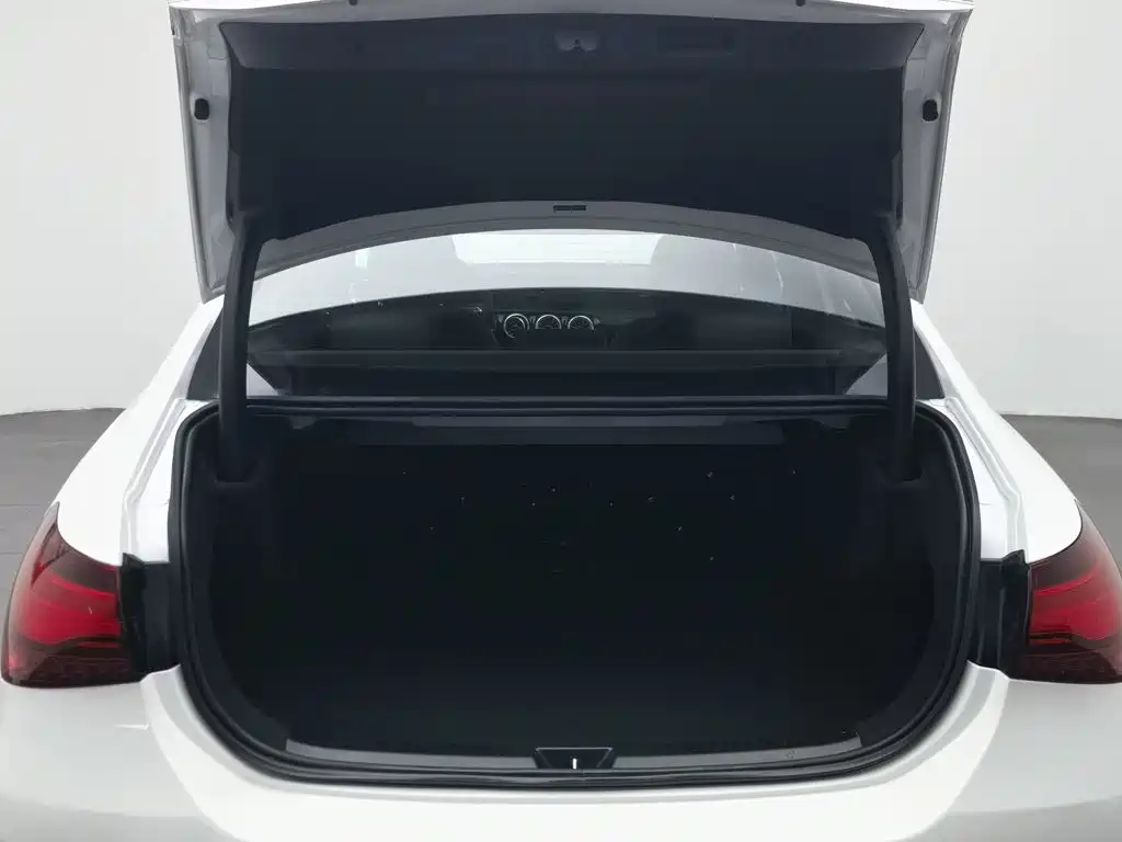 Mercedes-Benz A-Class 2025 — фото 16