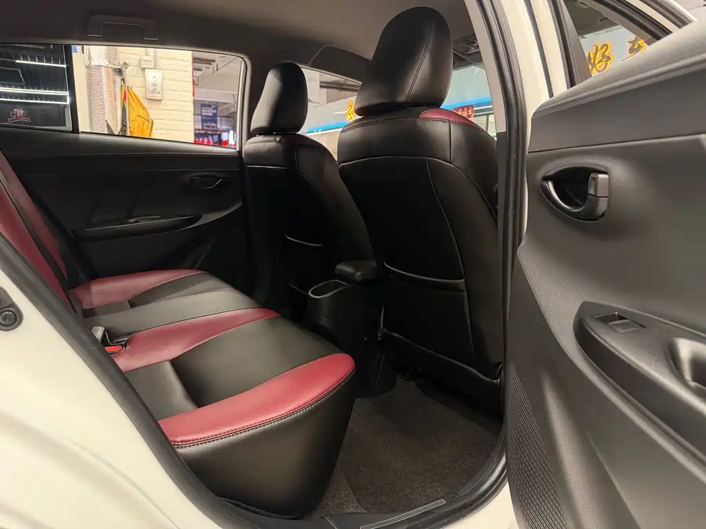 Toyota Yaris L 2023 — фото 19