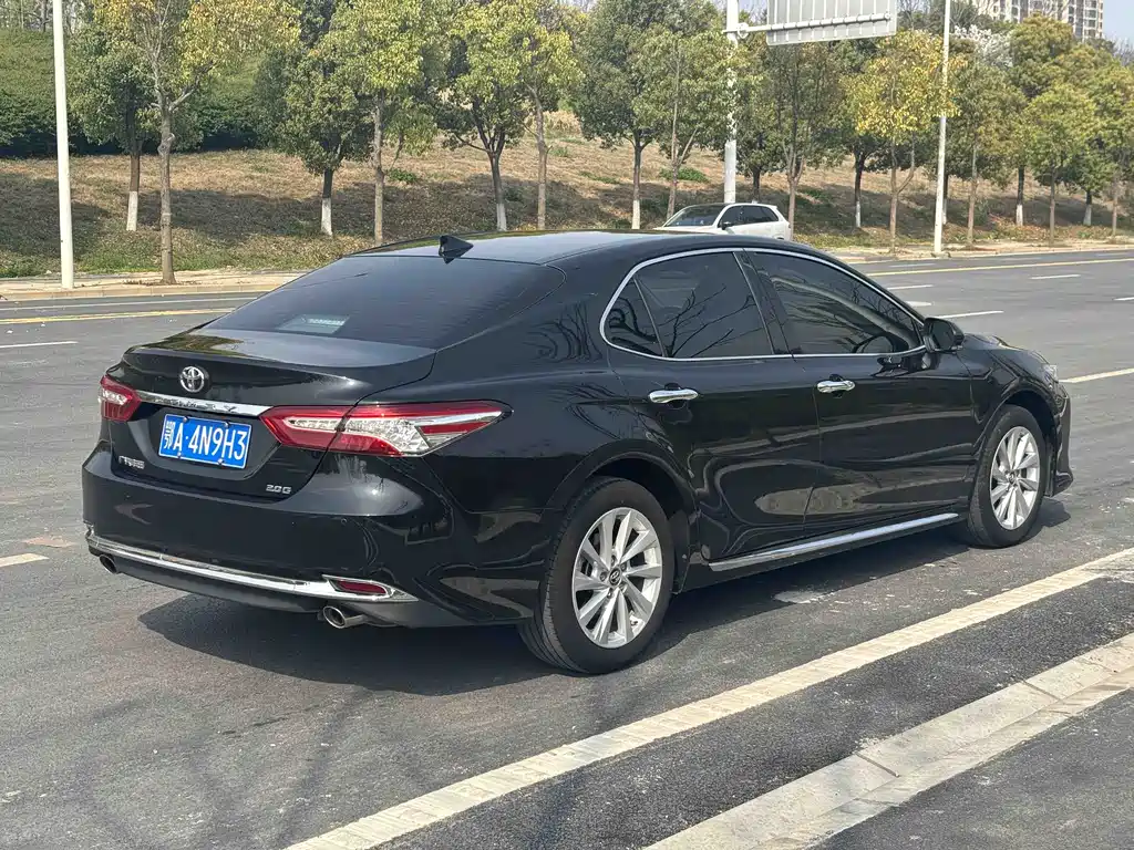 Toyota Camry 2023 — фото 14