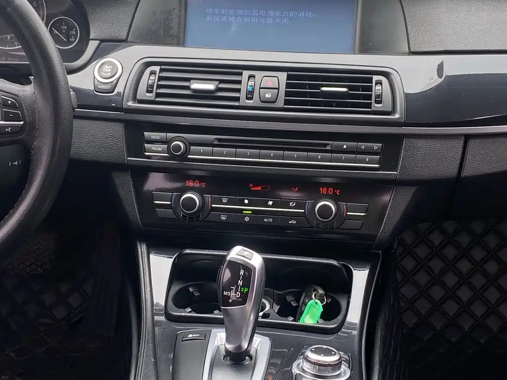 BMW 5 Series 2012 — фото 14