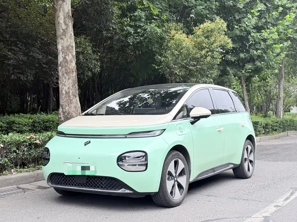 Baojun Clouds 2024