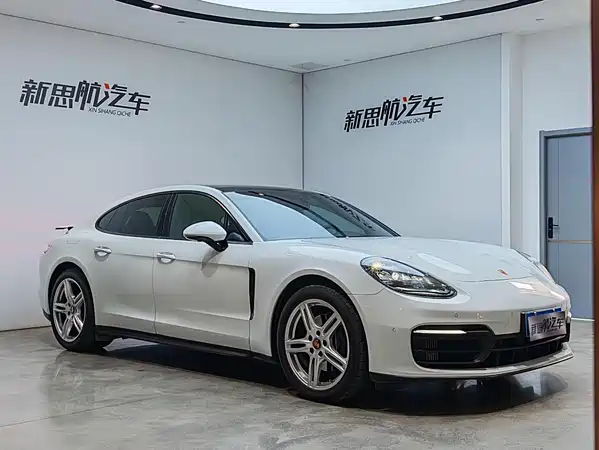 Porsche Panamera 2024