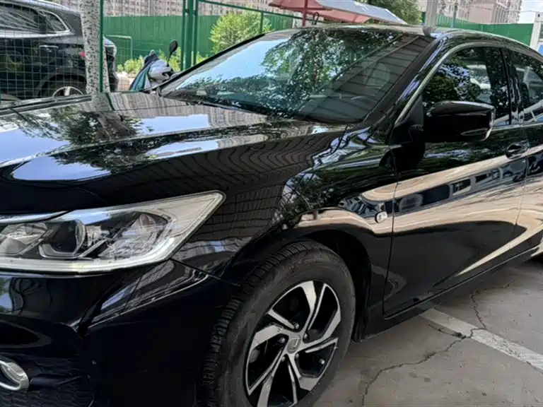 Honda Accord 2018 — фото 1