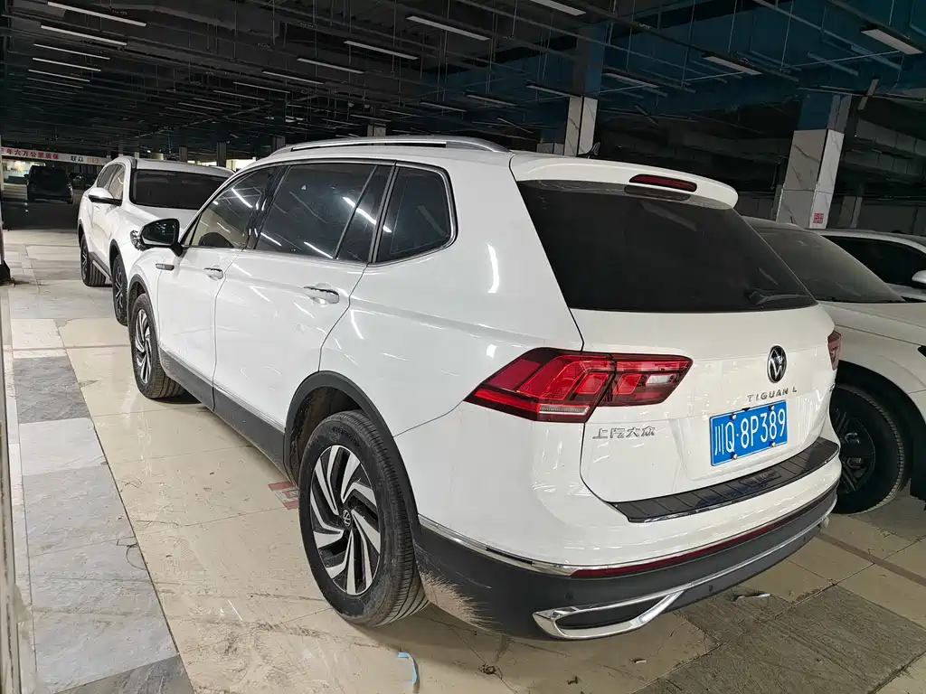 Volkswagen Tiguan L 2022 — фото 11
