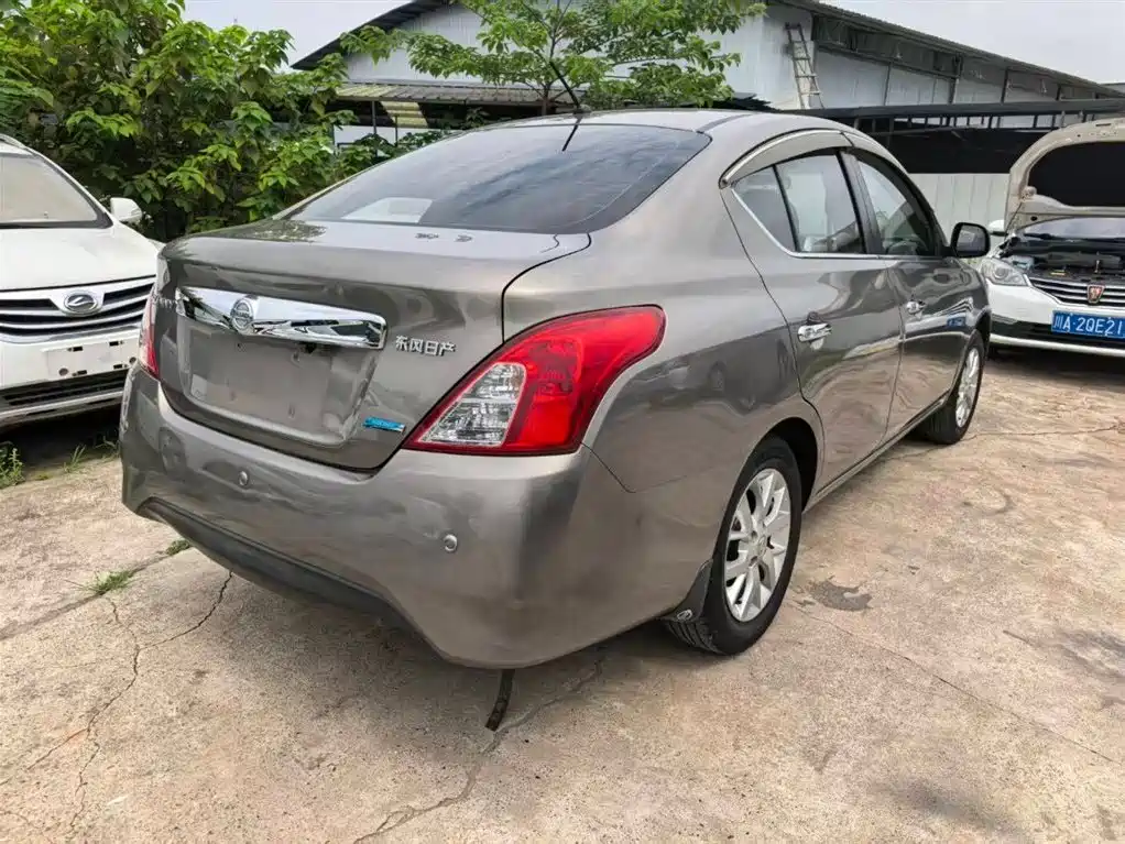 Nissan Sunny 2015