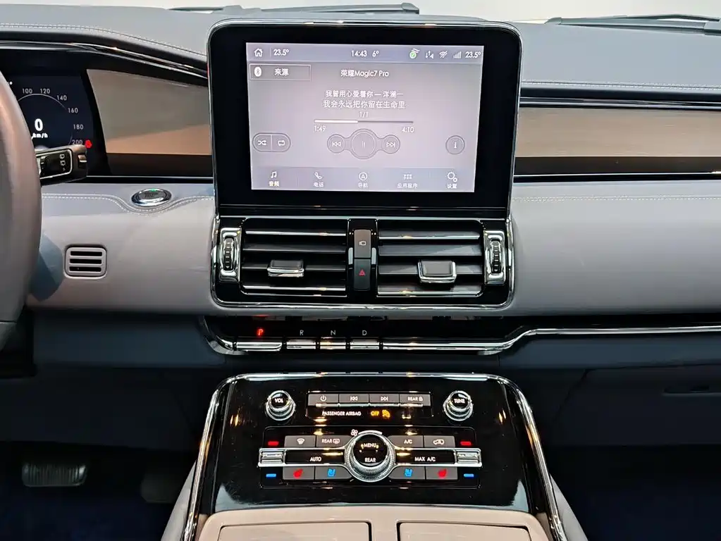 Lincoln Navigator 2022 — фото 20