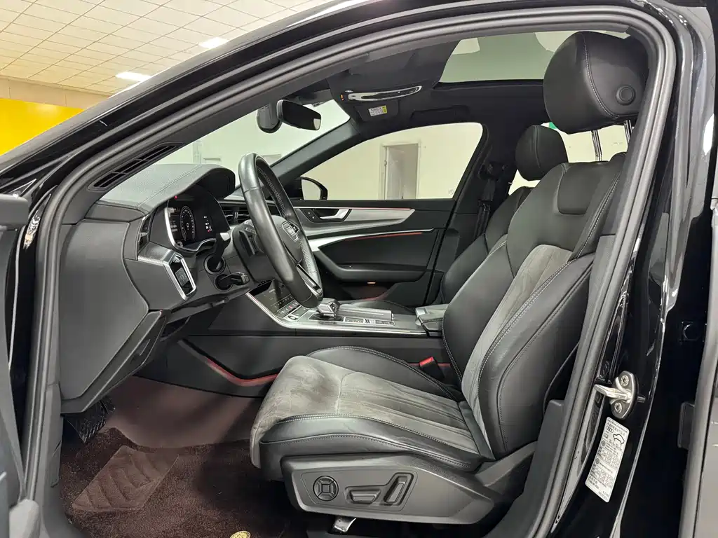 Audi A6L 2022
