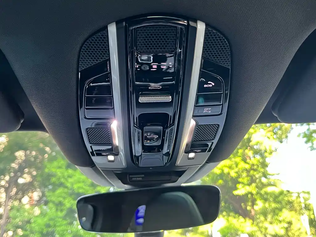 Porsche Cayenne 2018 — фото 11