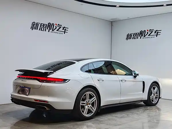 Porsche Panamera 2024