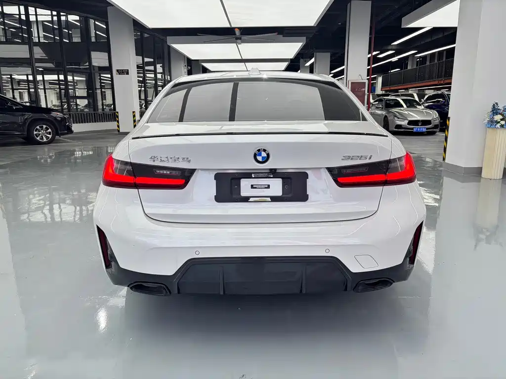 BMW 3 Series 2023 — фото 19