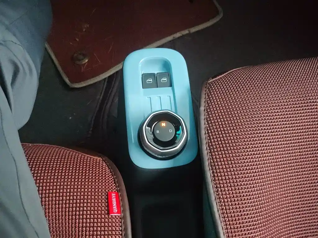 Geely Galaxy Panda 2025 — фото 15