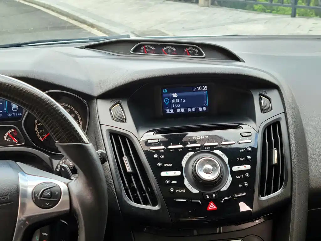 Ford Focus 2014 — фото 14