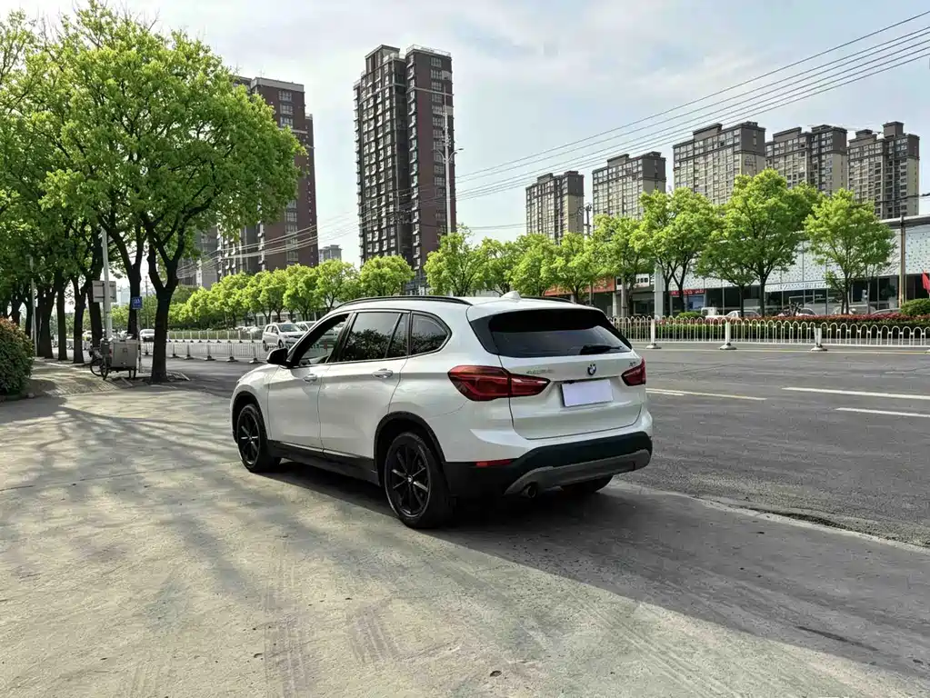 BMW X1 2017 — фото 3