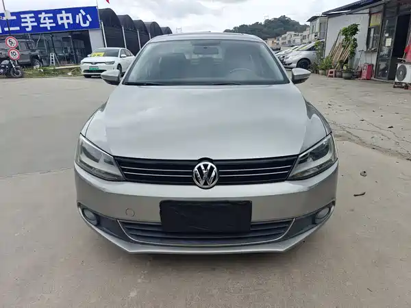 Volkswagen Sagitar 2014