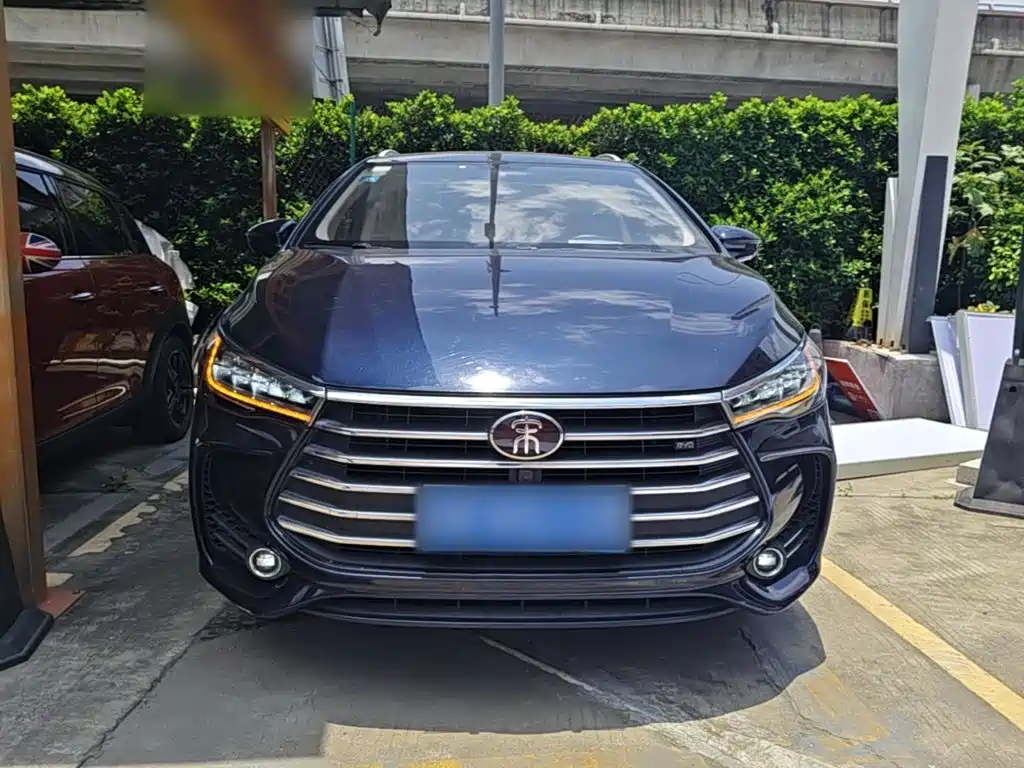 BYD MAX 2018