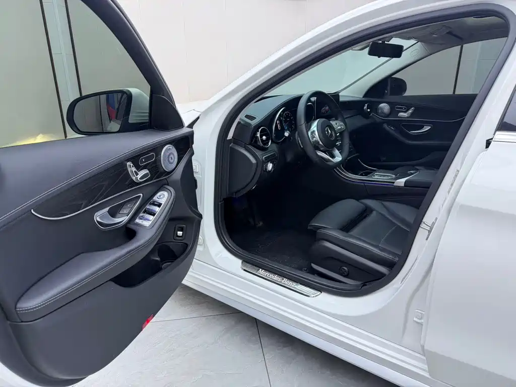 Mercedes-Benz C-Class 2020
