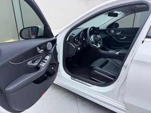 Mercedes-Benz C-Class 2020