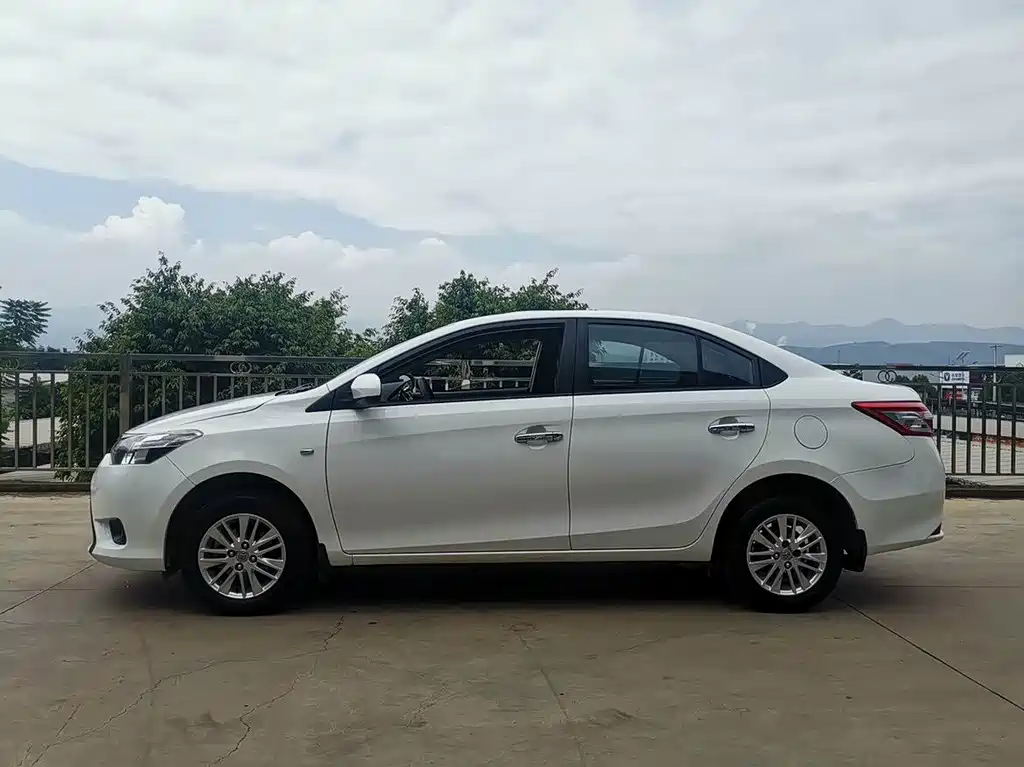 Toyota Vios 2016 — фото 5