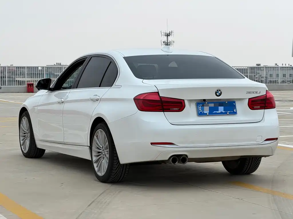 BMW 3 Series 2018 — фото 9