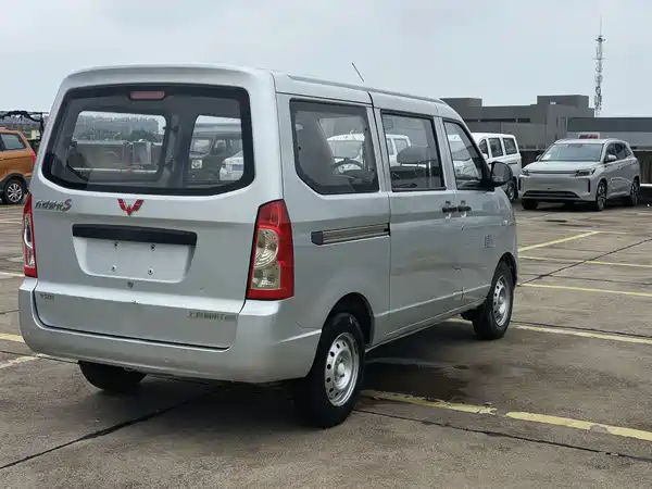 Wuling Rongguang 2018