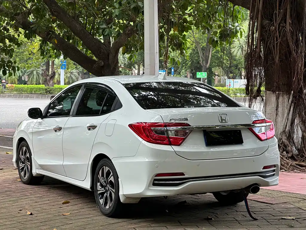 Honda Crider 2017