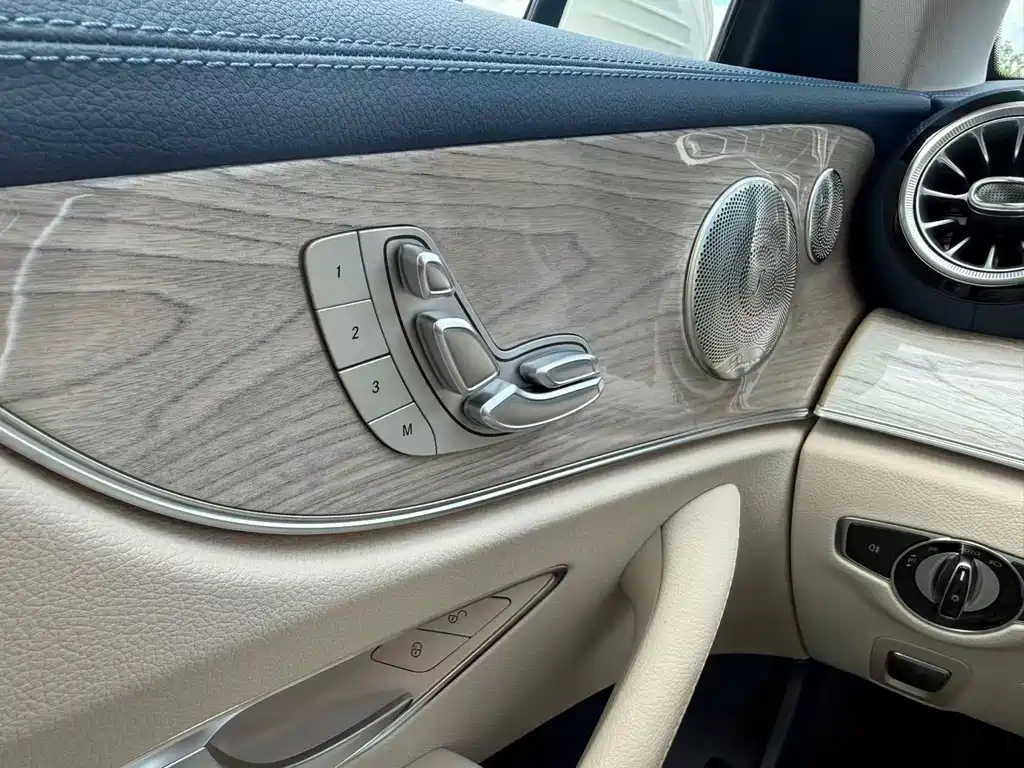 Mercedes-Benz E-Class 2022 — фото 11