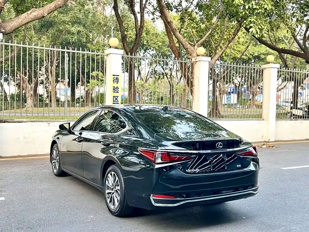 Lexus ES 2024 — фото 9