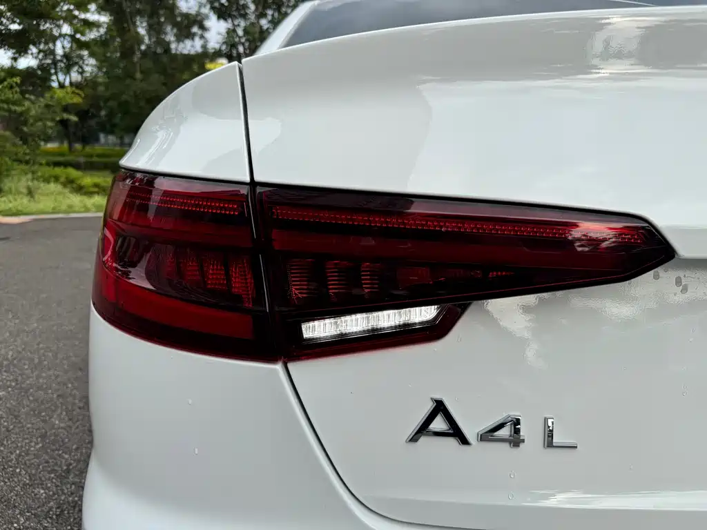Audi A4L 2019 — фото 29