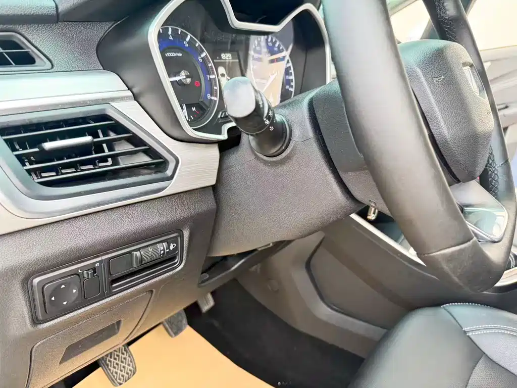 Geely Vision X3 2019 — фото 13