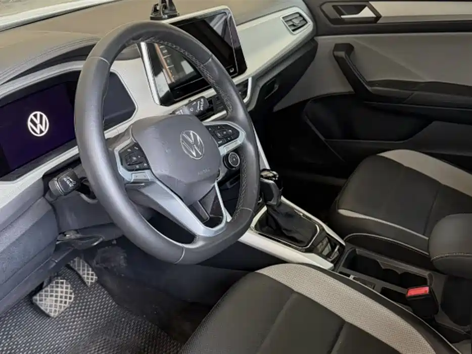 Volkswagen T-Roc 2024