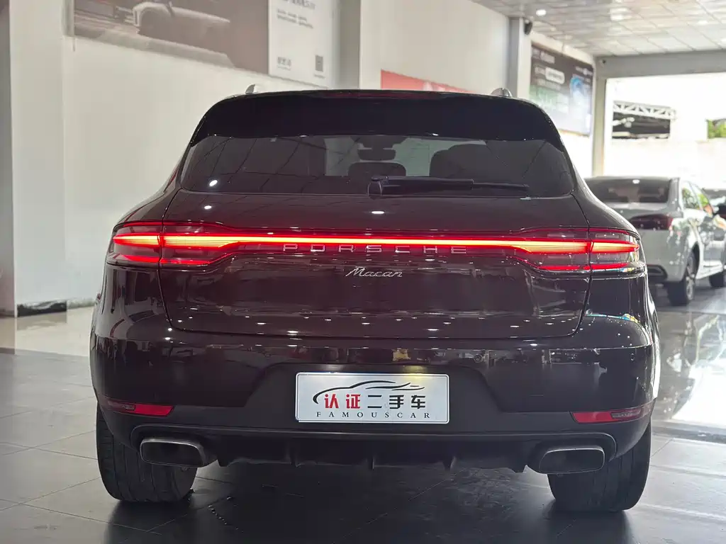 Porsche Macan 2018 — фото 19