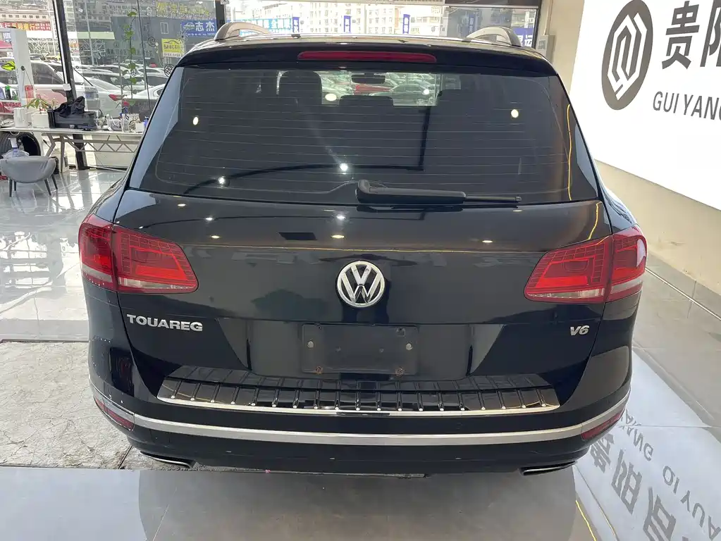 Volkswagen Touareg 2017 — фото 21