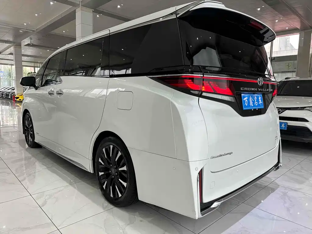 Toyota Vellfire 2024 — фото 20
