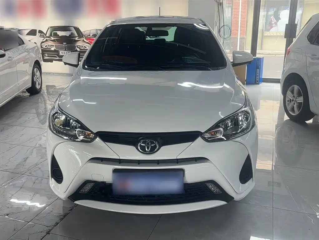 Toyota Yaris L 2022 — фото 7