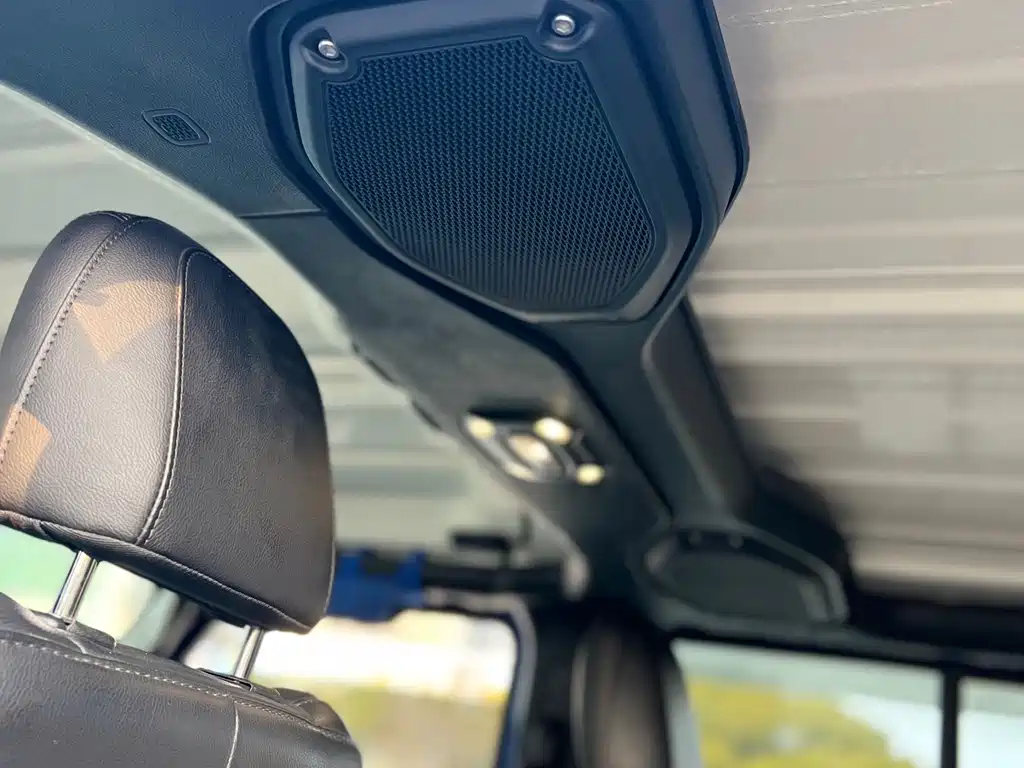 Jeep Wrangler 2020 — фото 18