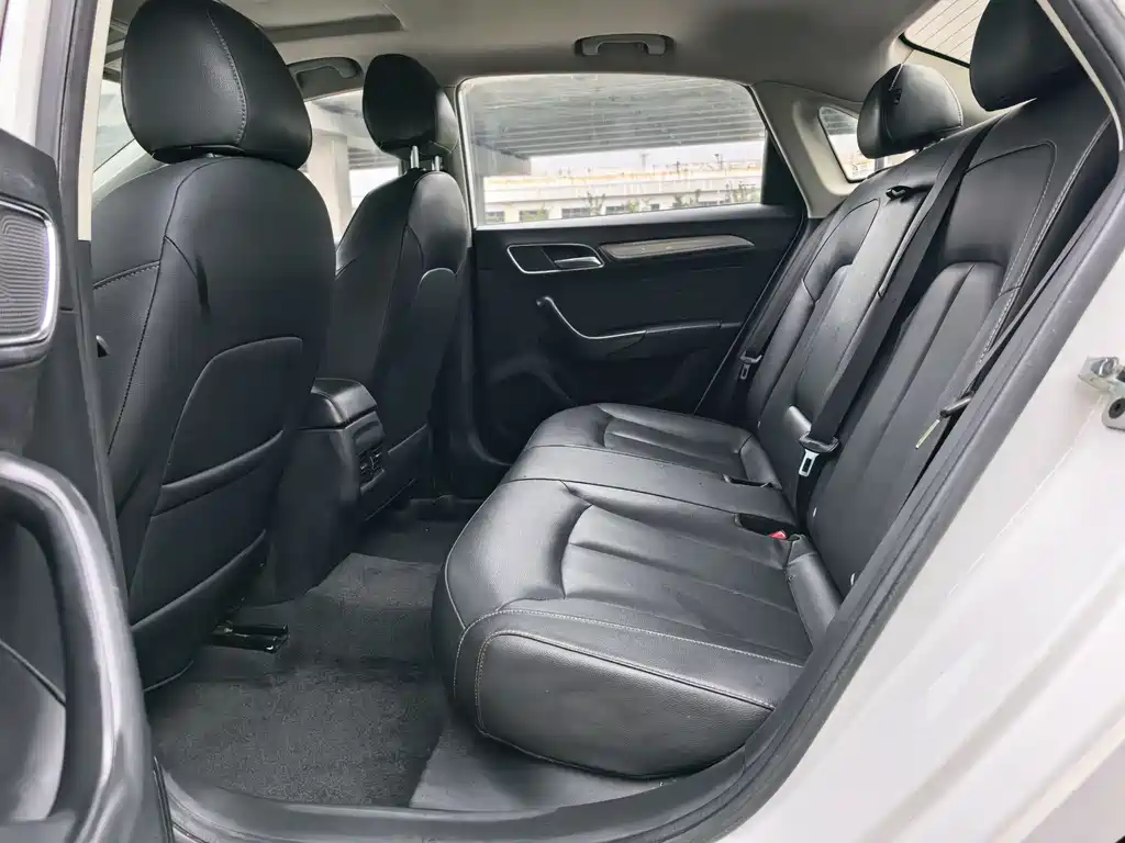 Roewe i6 Classic 2019 — фото 8