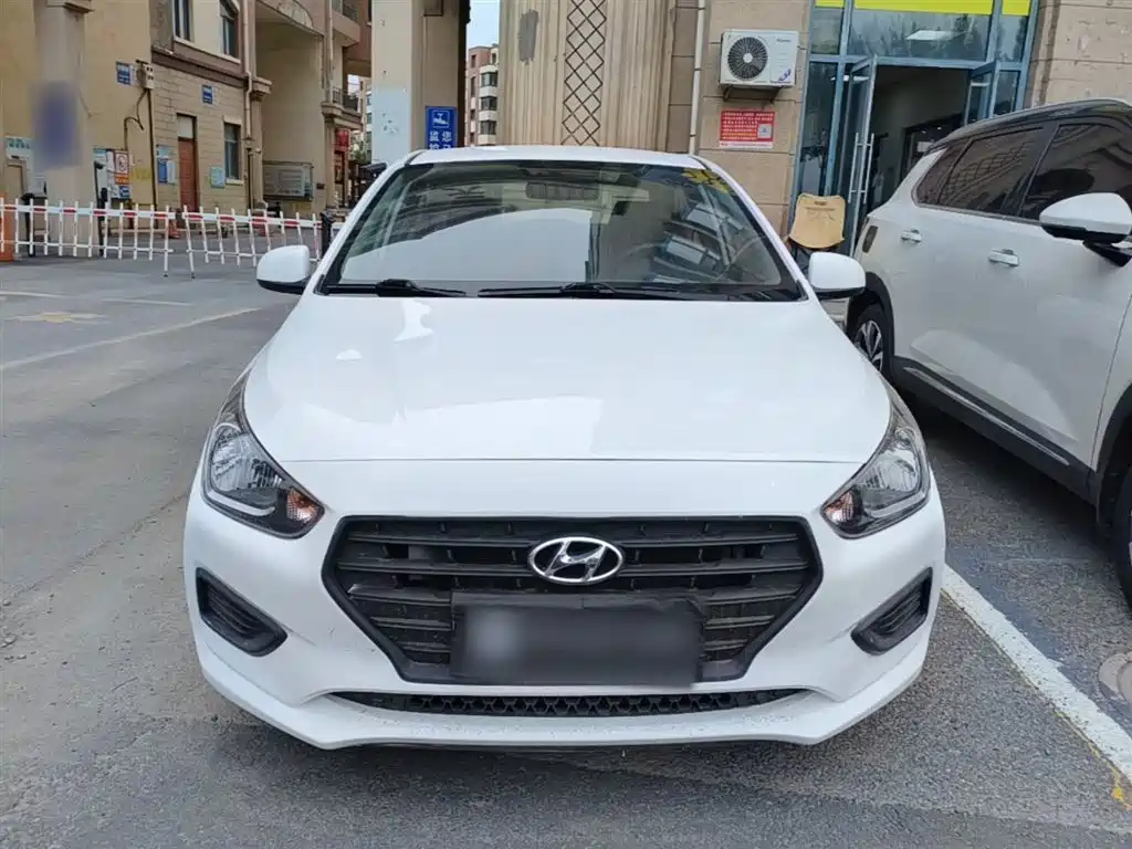 Hyundai Verna 2017 — фото 3