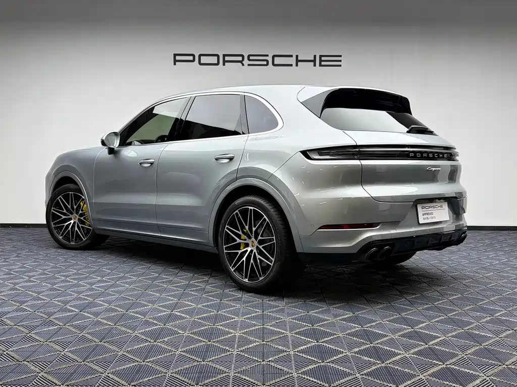 Porsche Cayenne 2024 — фото 10