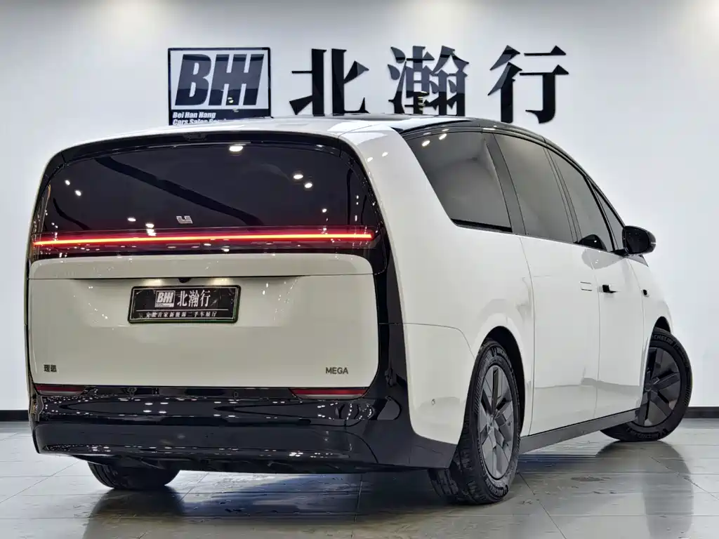 Li Auto Li MEGA 2025