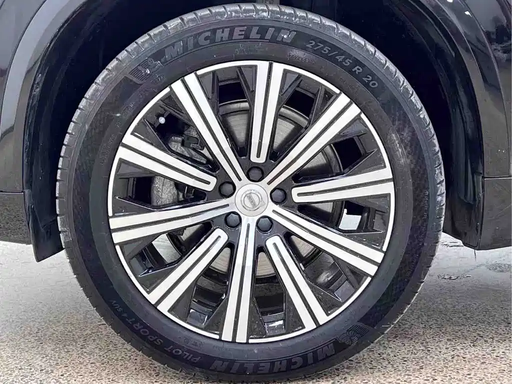 Volvo XC90 2019