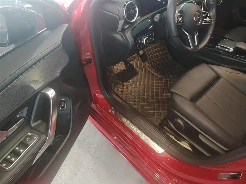 Mercedes-Benz A-Class 2021 — фото 16