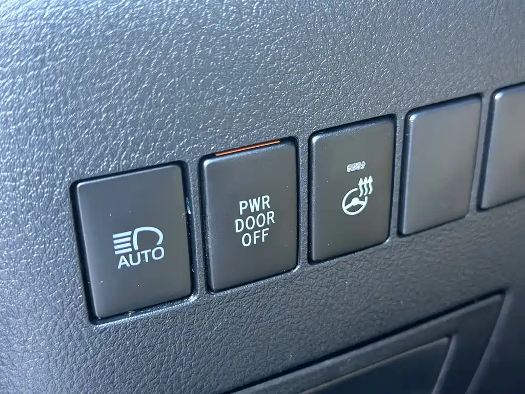 Toyota Alphard 2021 — фото 16