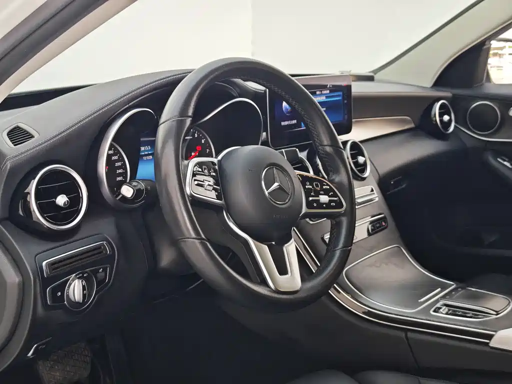 Mercedes-Benz C-Class 2019 — фото 16