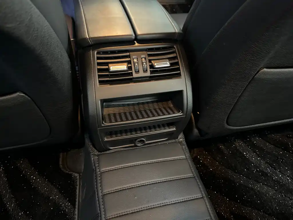 BMW 5 Series 2015 — фото 9