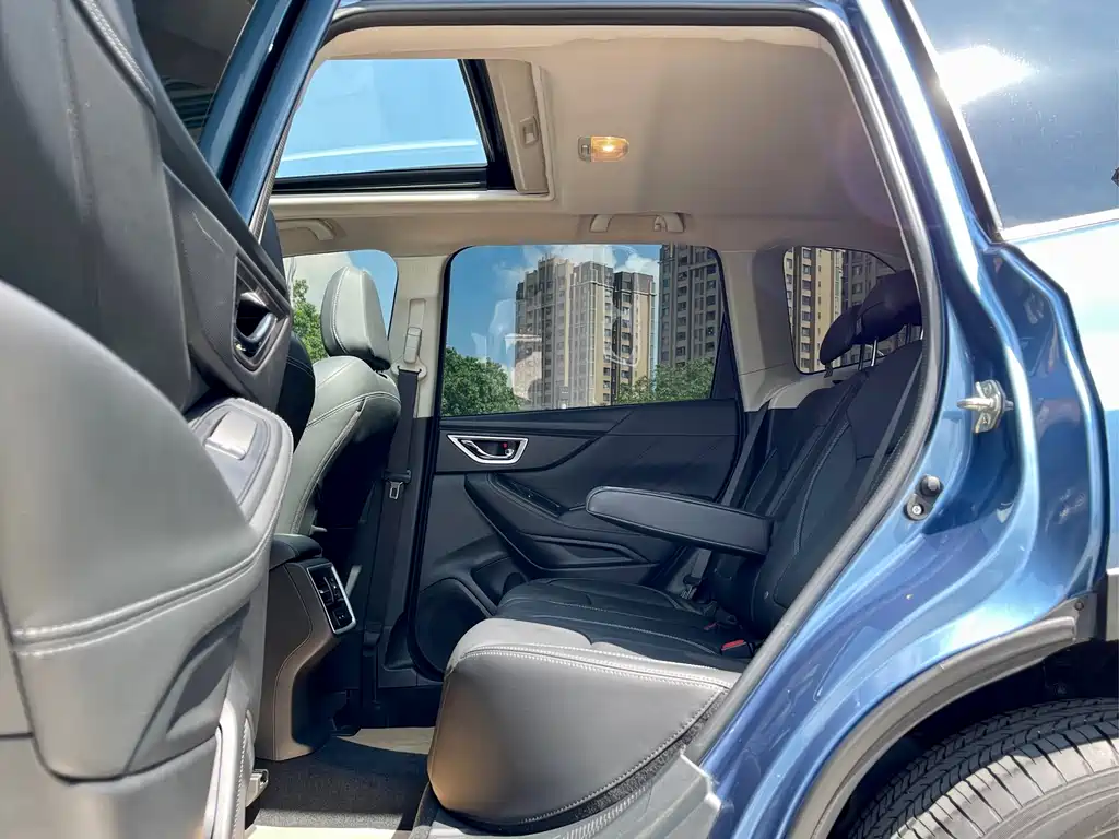 Subaru Forester 2021 — фото 11
