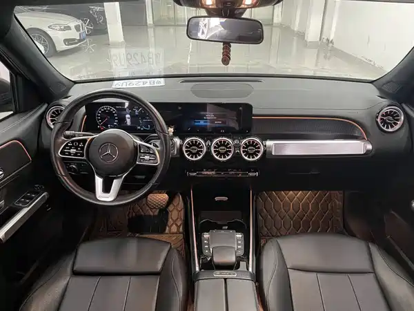 Mercedes-Benz GLB 2023